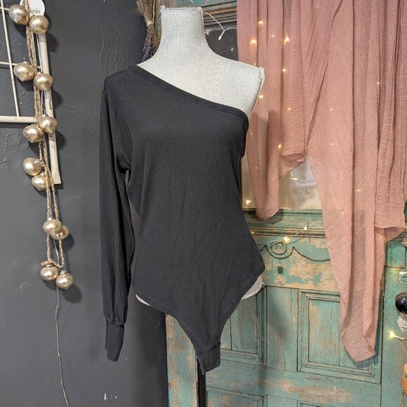 Size M Lululemon Washed Black Ribbed One Shoulder Bodysuit - Picture 1 of 8